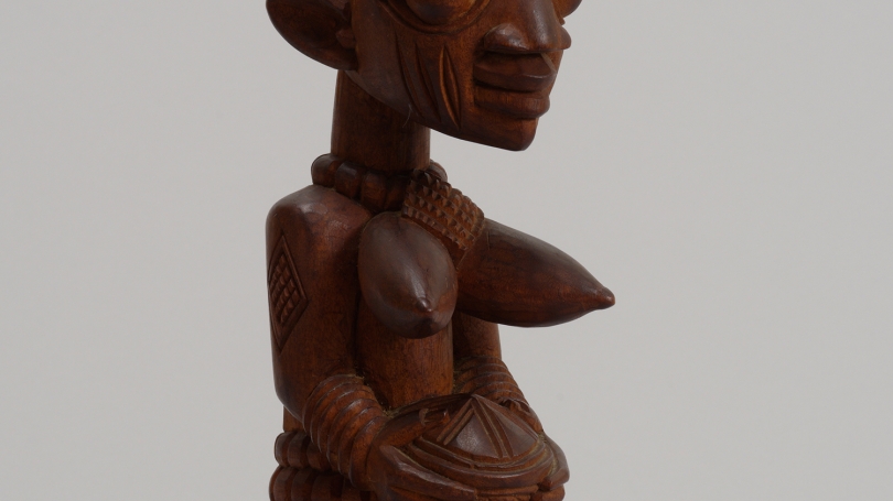 Lamidi Fakeye, Yoruba kneeling female figure holding a bowl